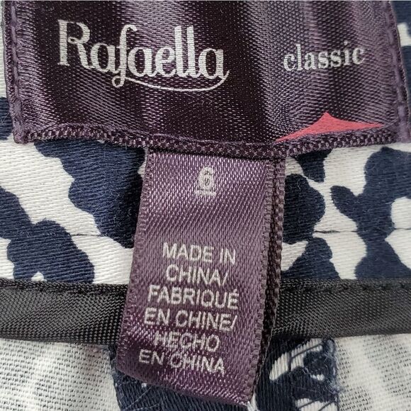 🔹️NWT Rafaella Blue & White Print Slim Cropped Ankle Pants Size 6/28 - Picture 6 of 8